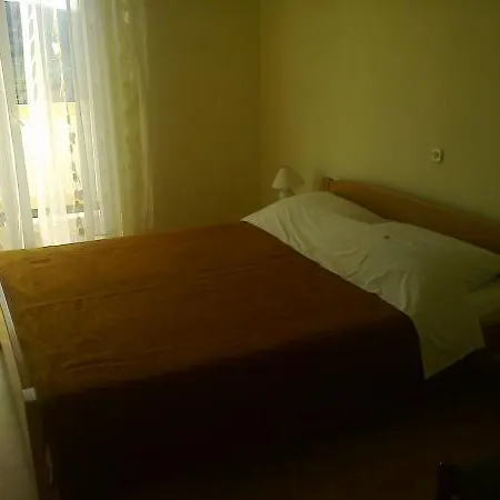 Ivanic Apartment *
