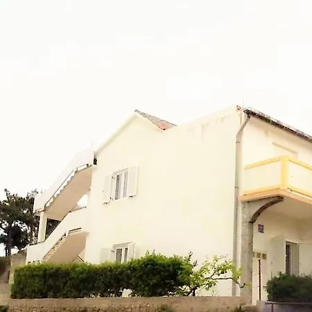 Ivanic Apartment Lopar